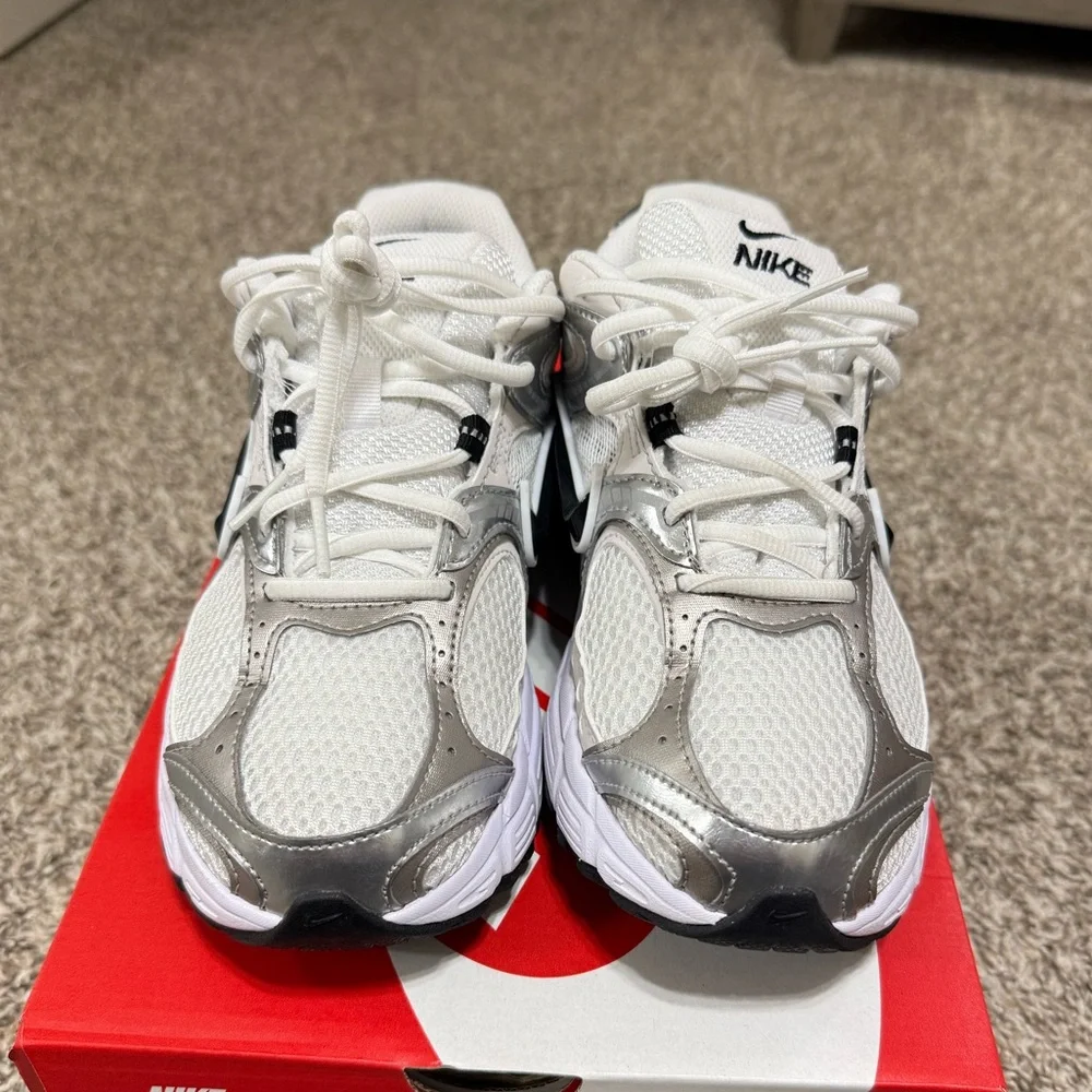 Nike V5 RNR - Picture 3 of 4